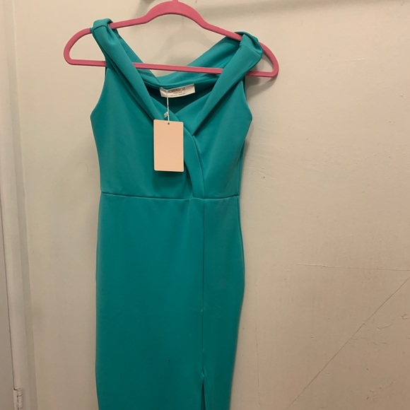 BodyCon outrageous fortune slit dress - Picture 1 of 3